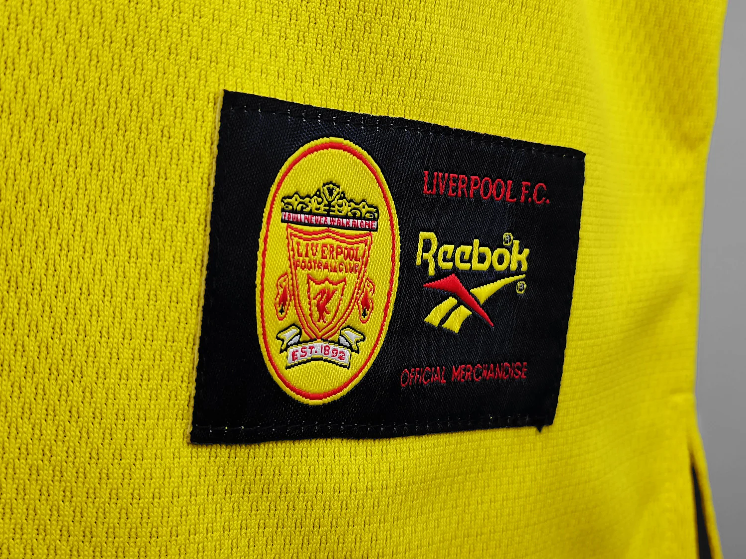 Liverpool Away Retro Jersey 98 - Image 6