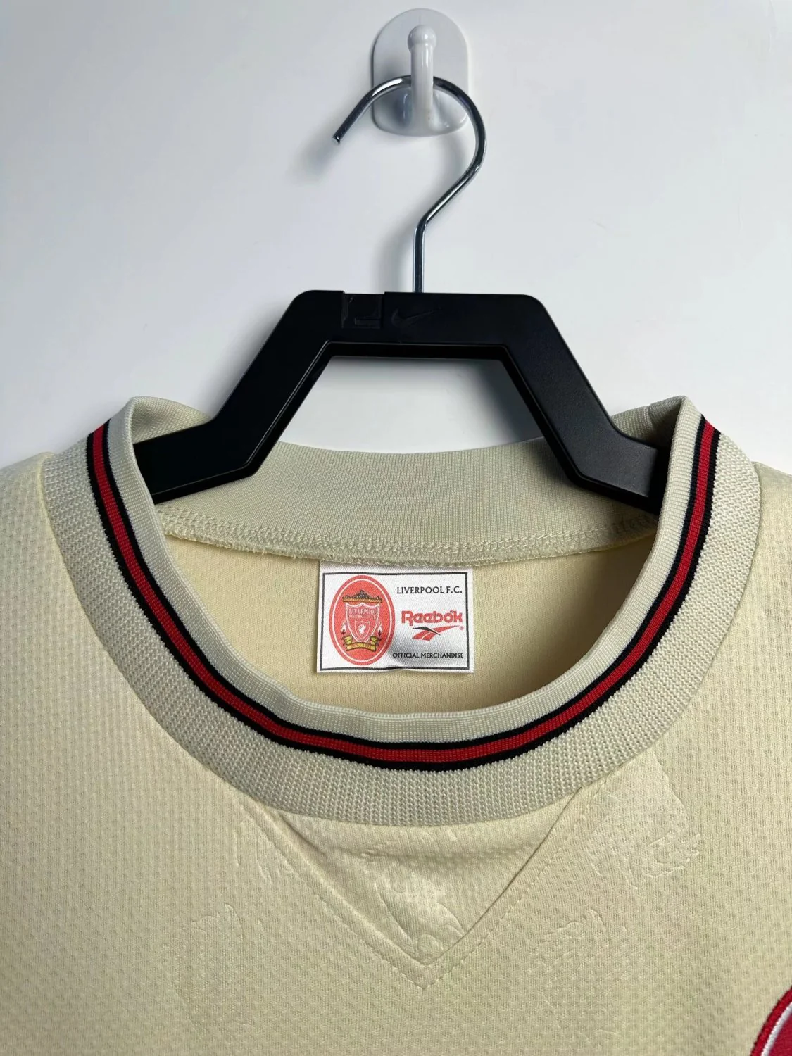 Liverpool Away Retro Long Sleeve Jersey 1996/97 - Image 3