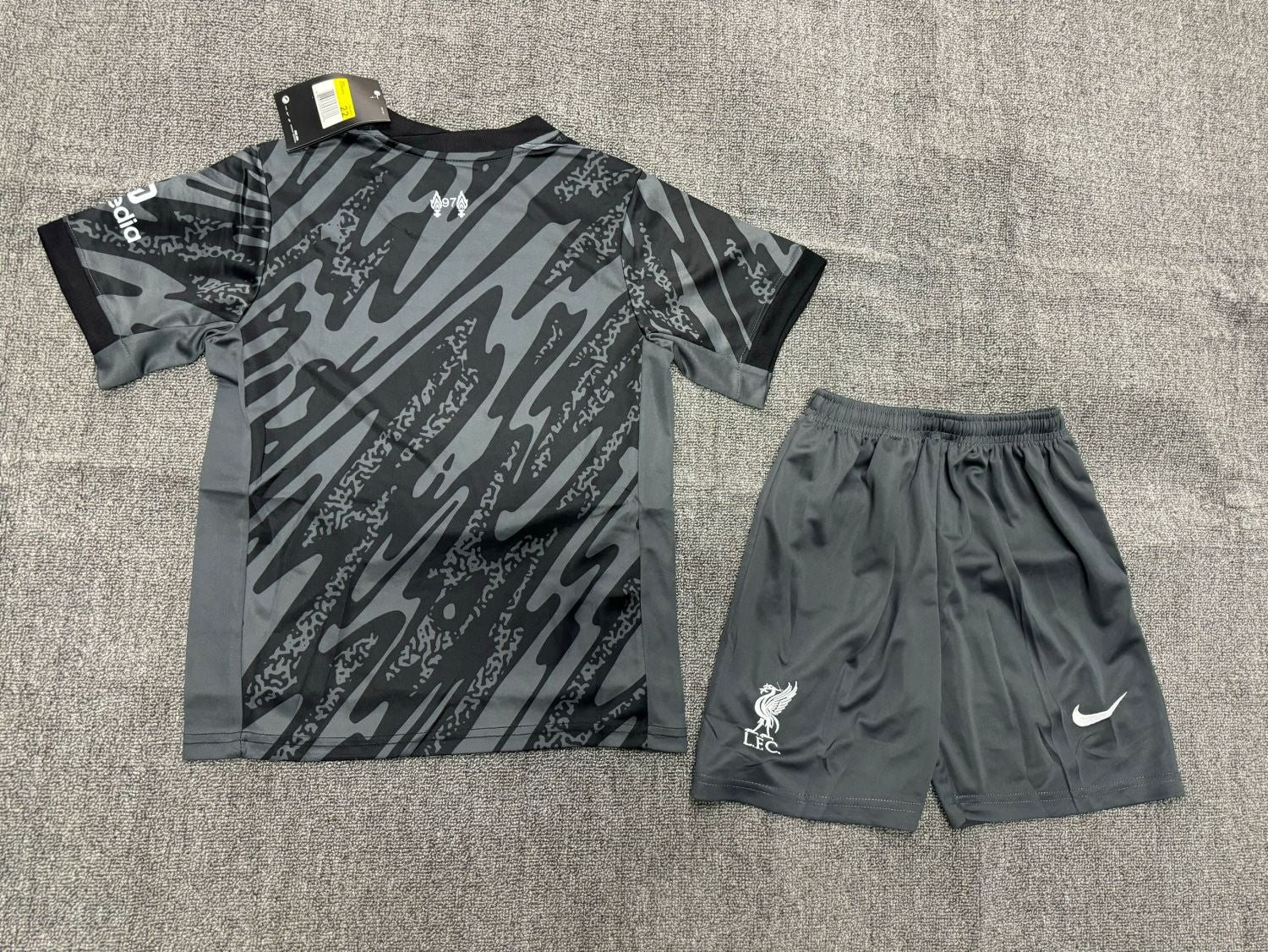 Liverpool Black Goalkeeper Kids Suit 24/25 - Image 2