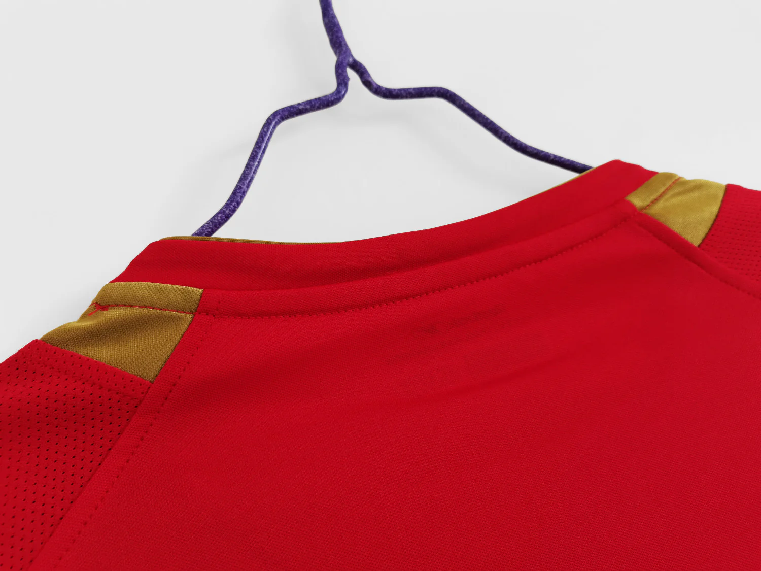 Liverpool Home Retro Jersey 05/06 - Image 11