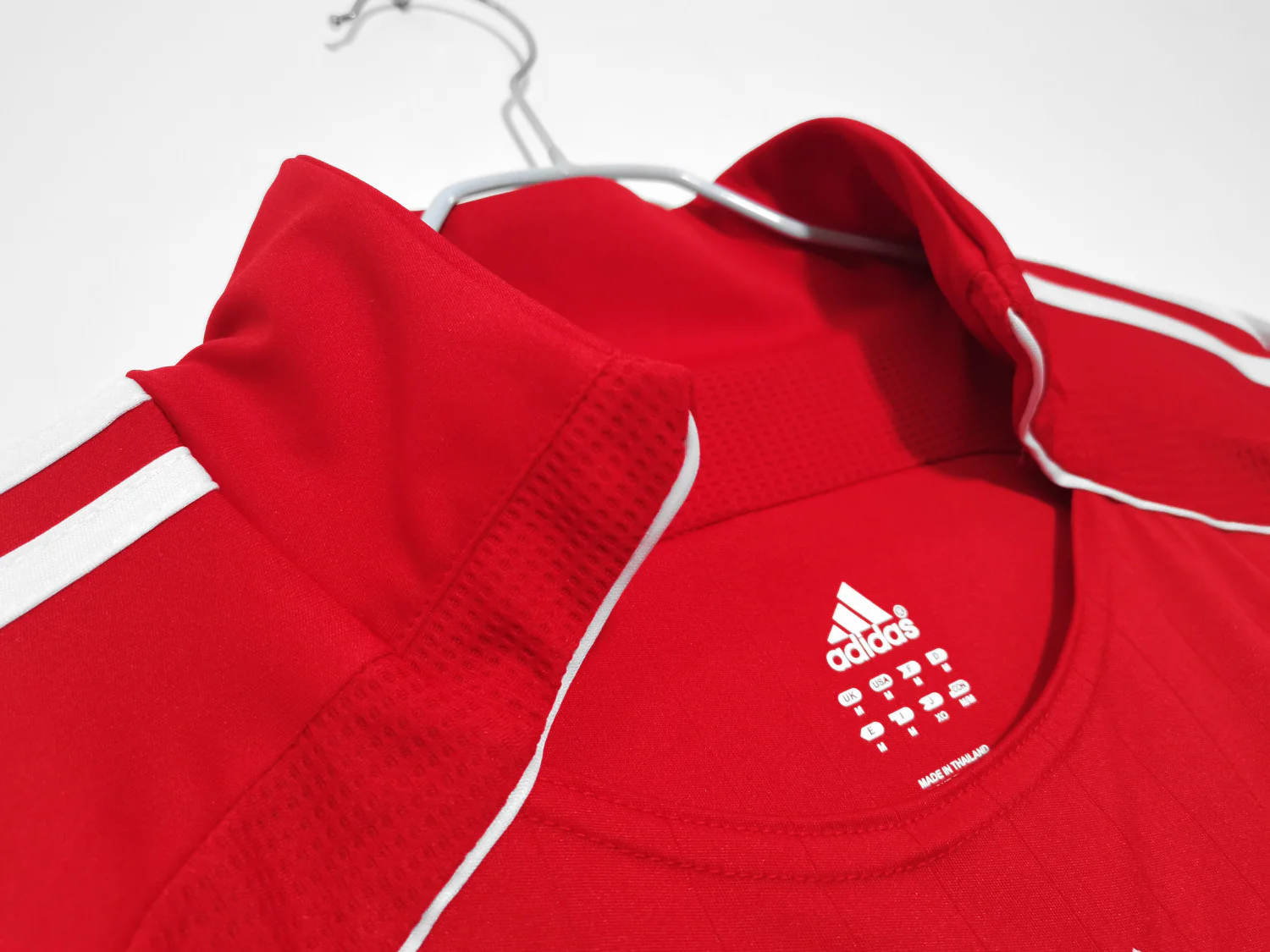 Liverpool Home Retro Jersey 06/08 - Image 4