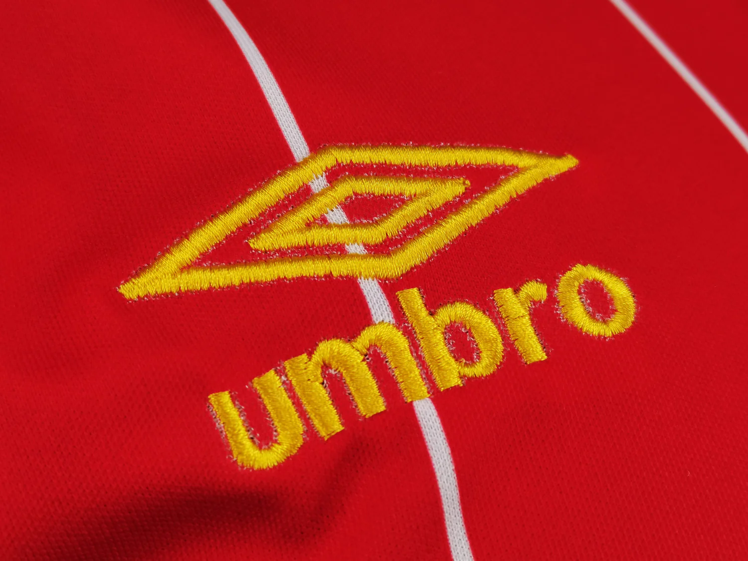 Liverpool Home Retro Jersey 81/84 - Image 3