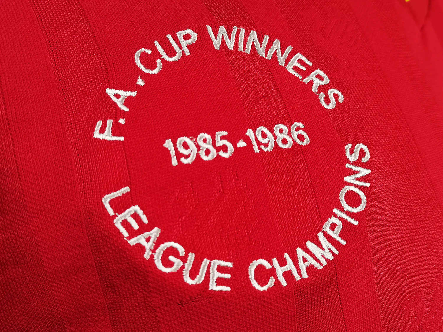 Liverpool Home Retro Jersey 85/86 - Image 4