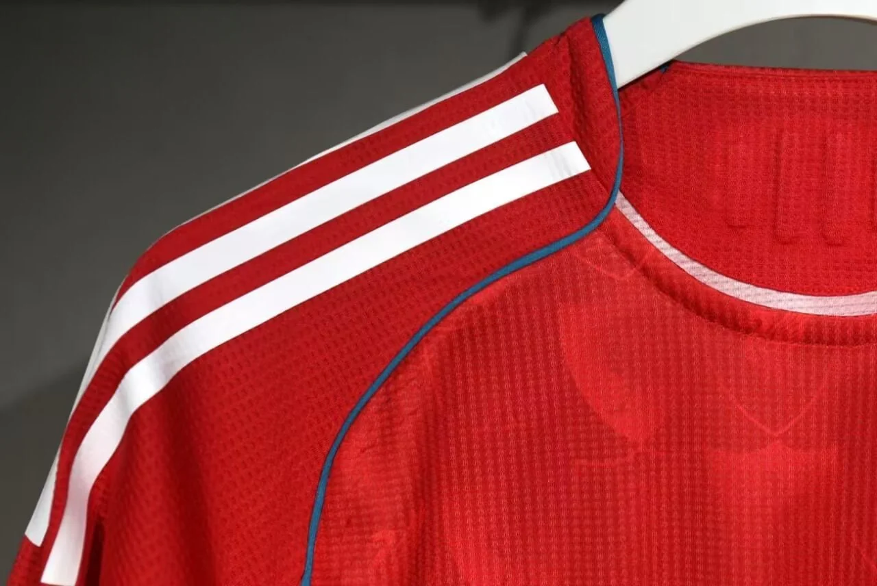Liverpool Retro Special Edition Man Jersey 25/26 - Image 4