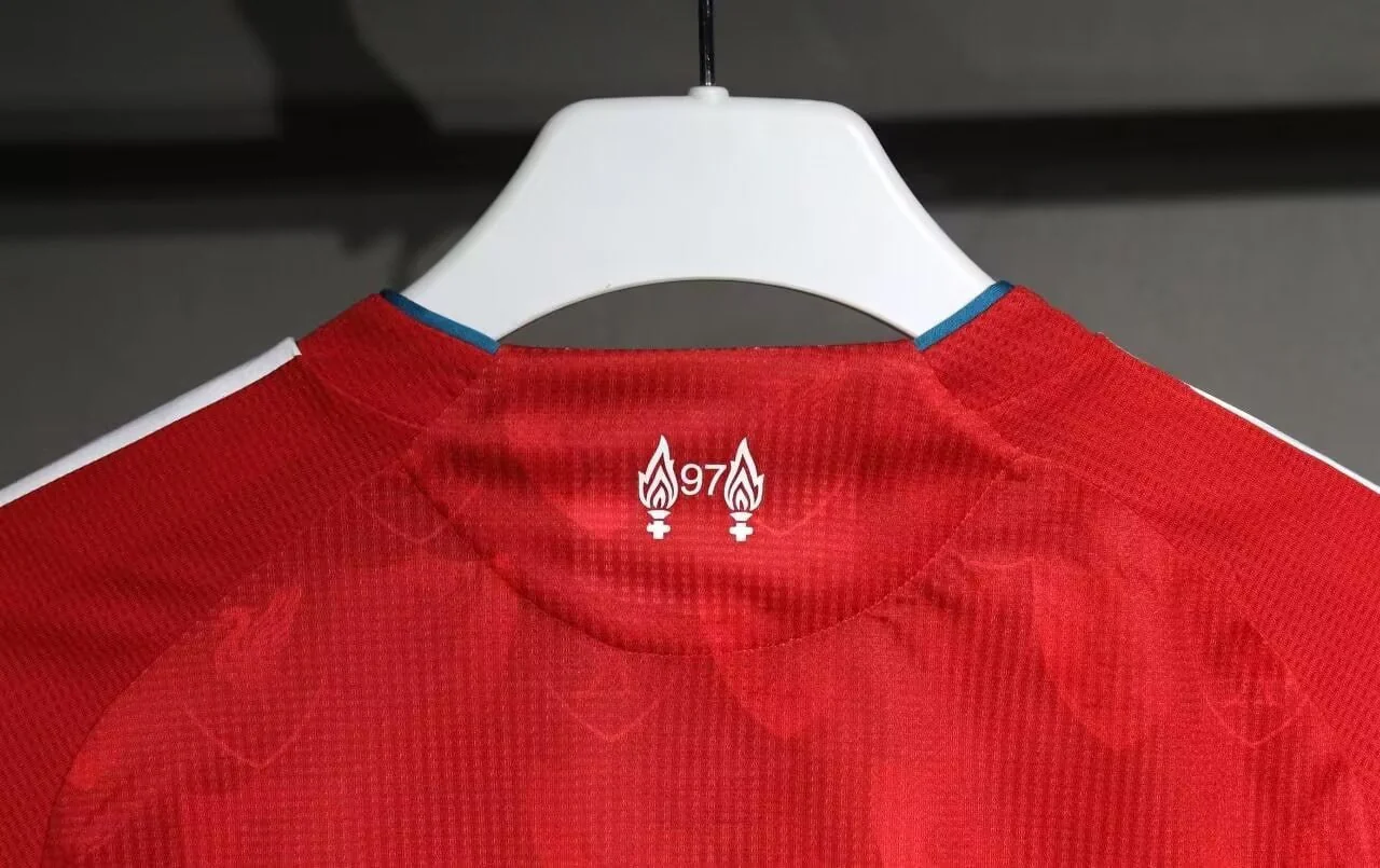 Liverpool Retro Special Edition Man Jersey 25/26 - Image 6