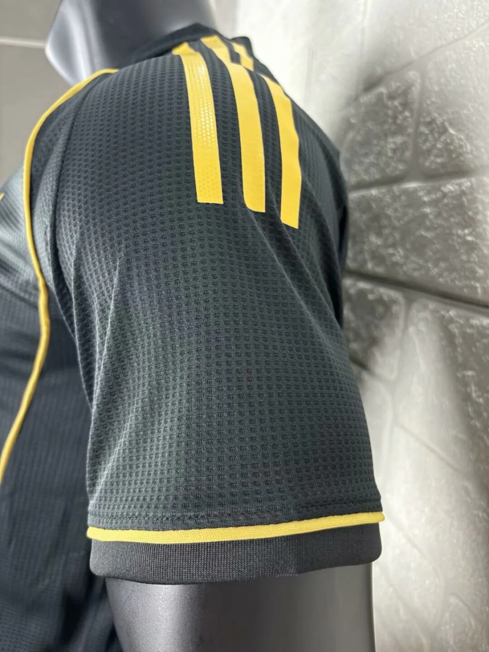 Liverpool Special Edition Player Version Jersey 25/26 - Image 5