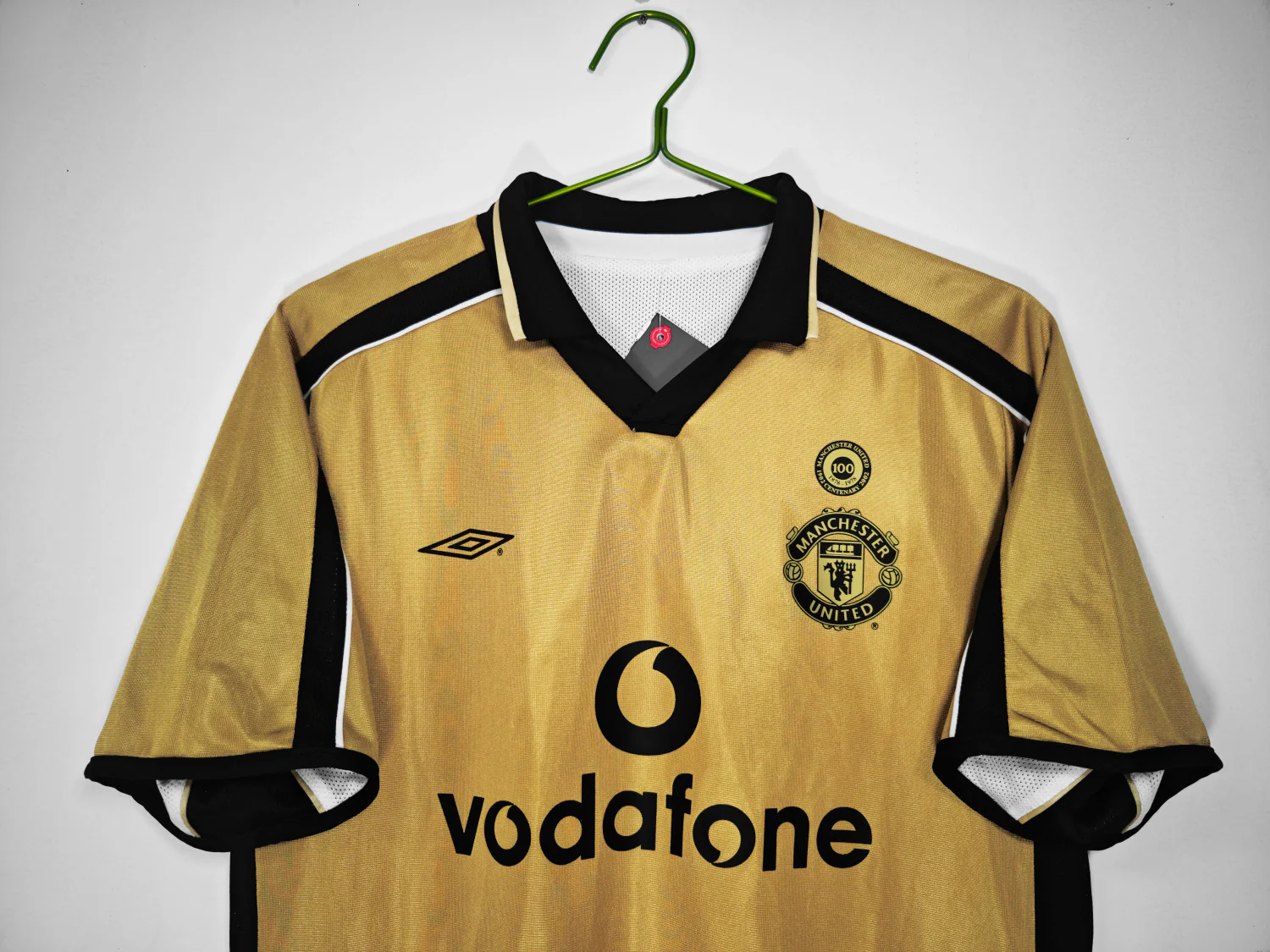 Manchester United 2001/02 Reversible Centenary Retro Jersey - Image 13