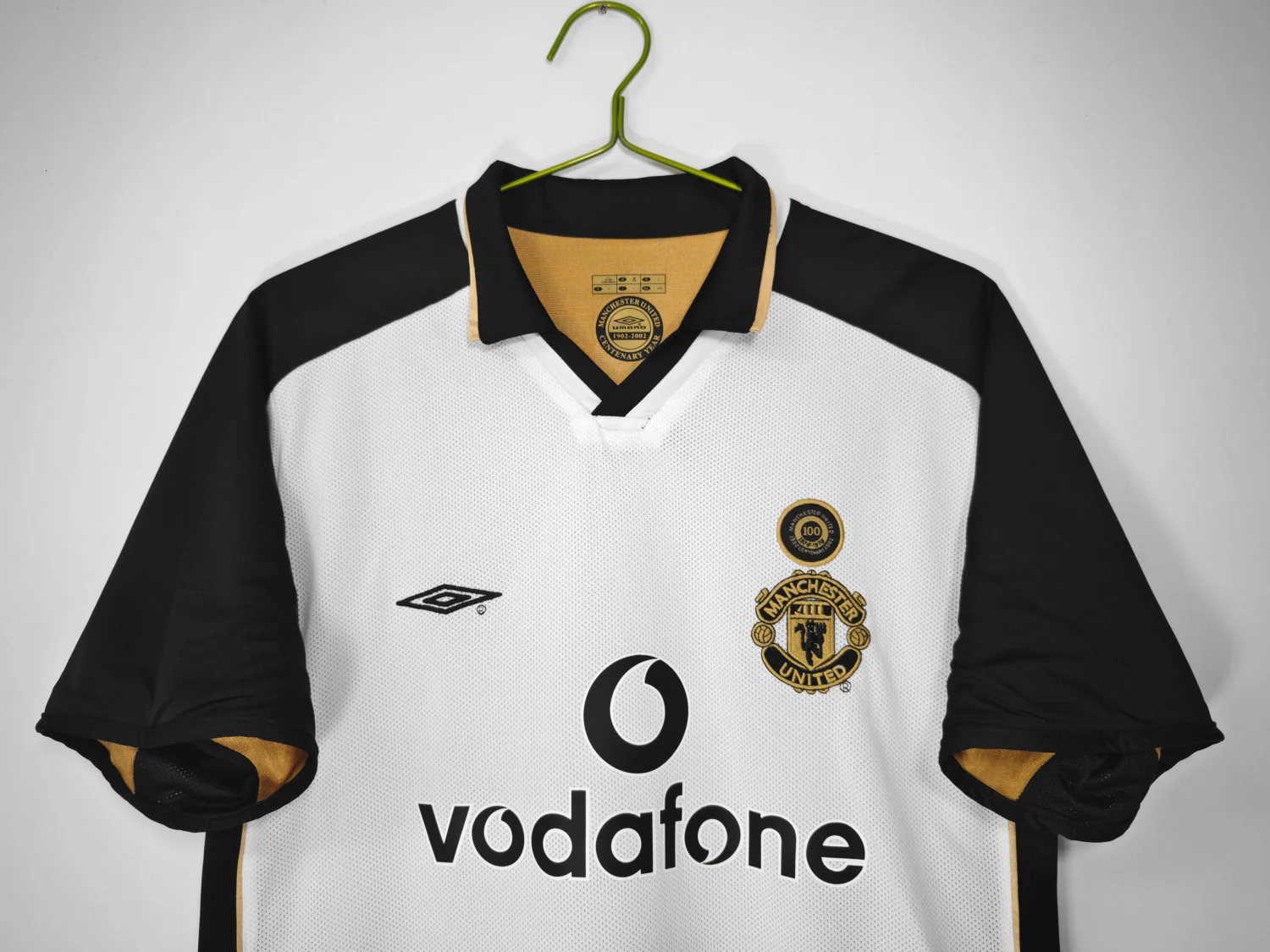 Manchester United 2001/02 Reversible Centenary Retro Jersey - Image 3