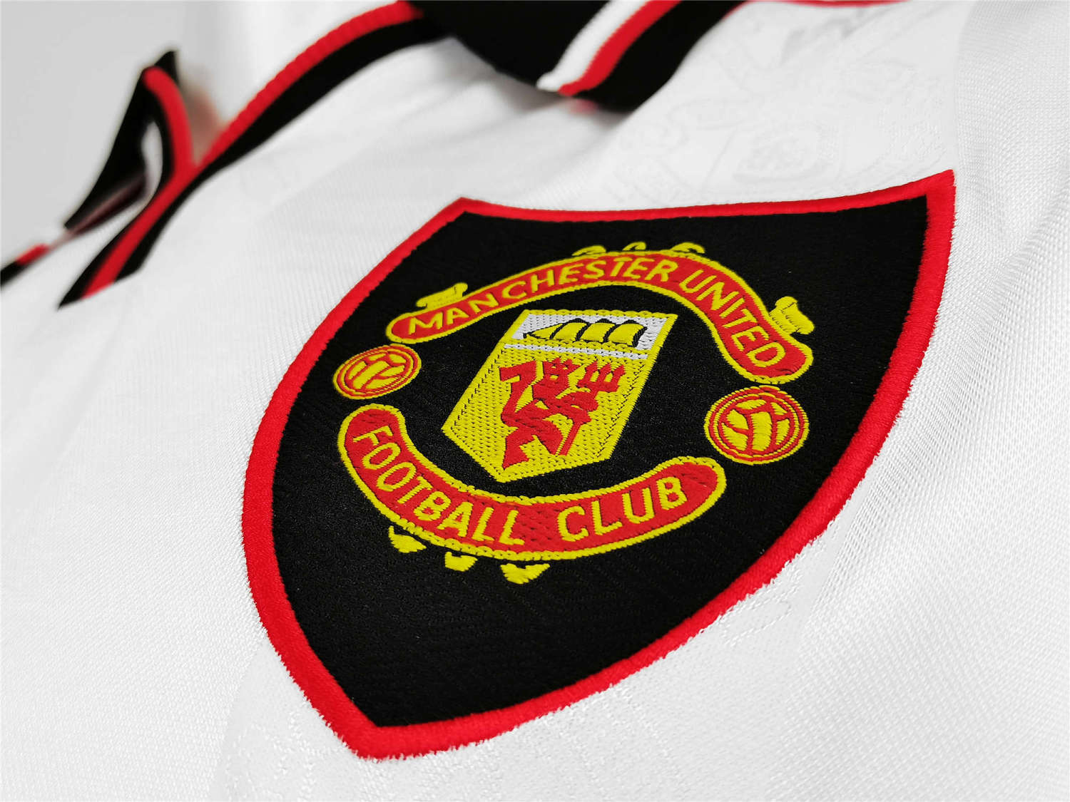 Manchester United Away Long Sleeve Retro Jersey 98/99 - Image 8