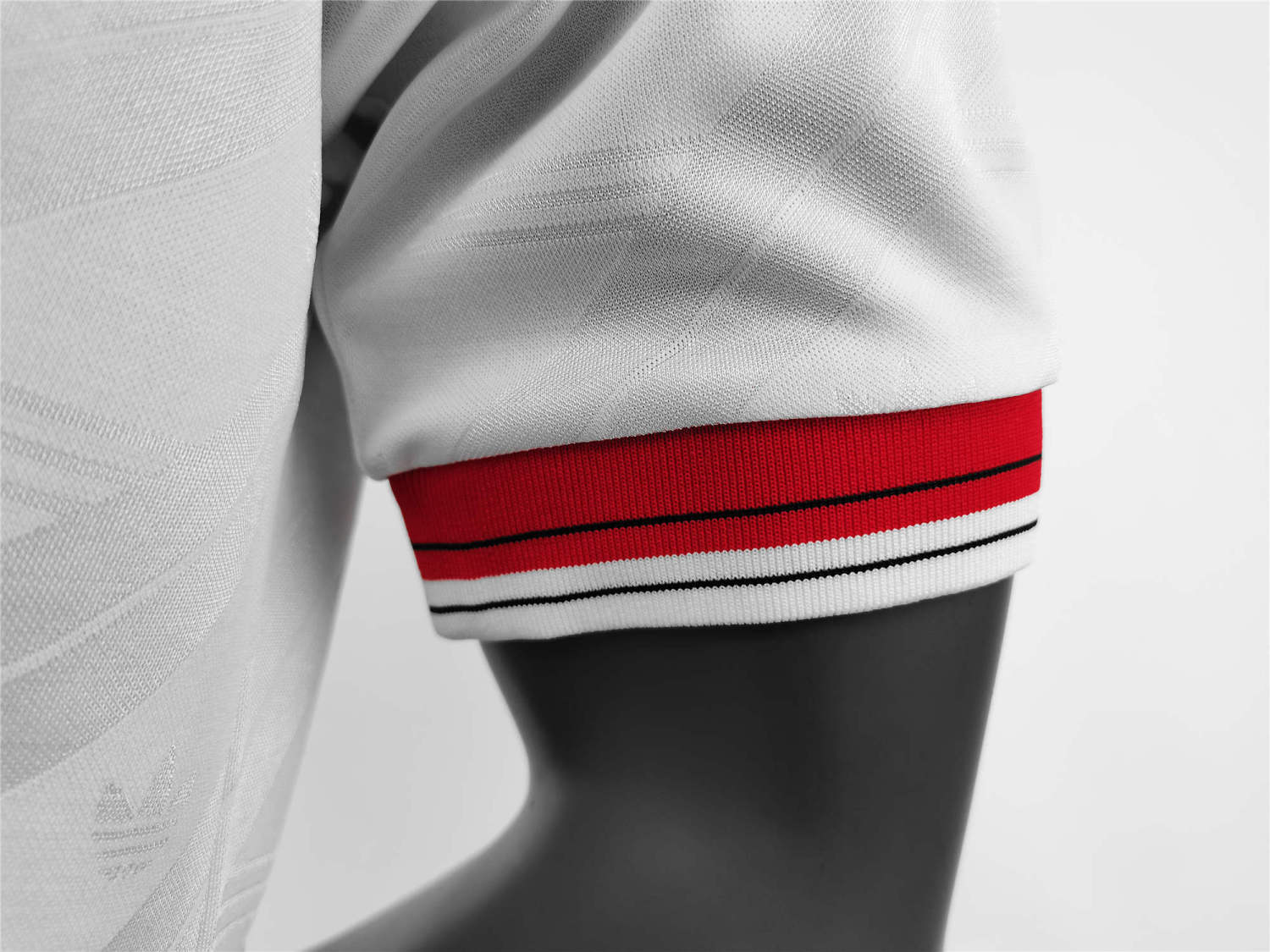 Manchester United Away Retro Jersey 1986/87 - Image 6