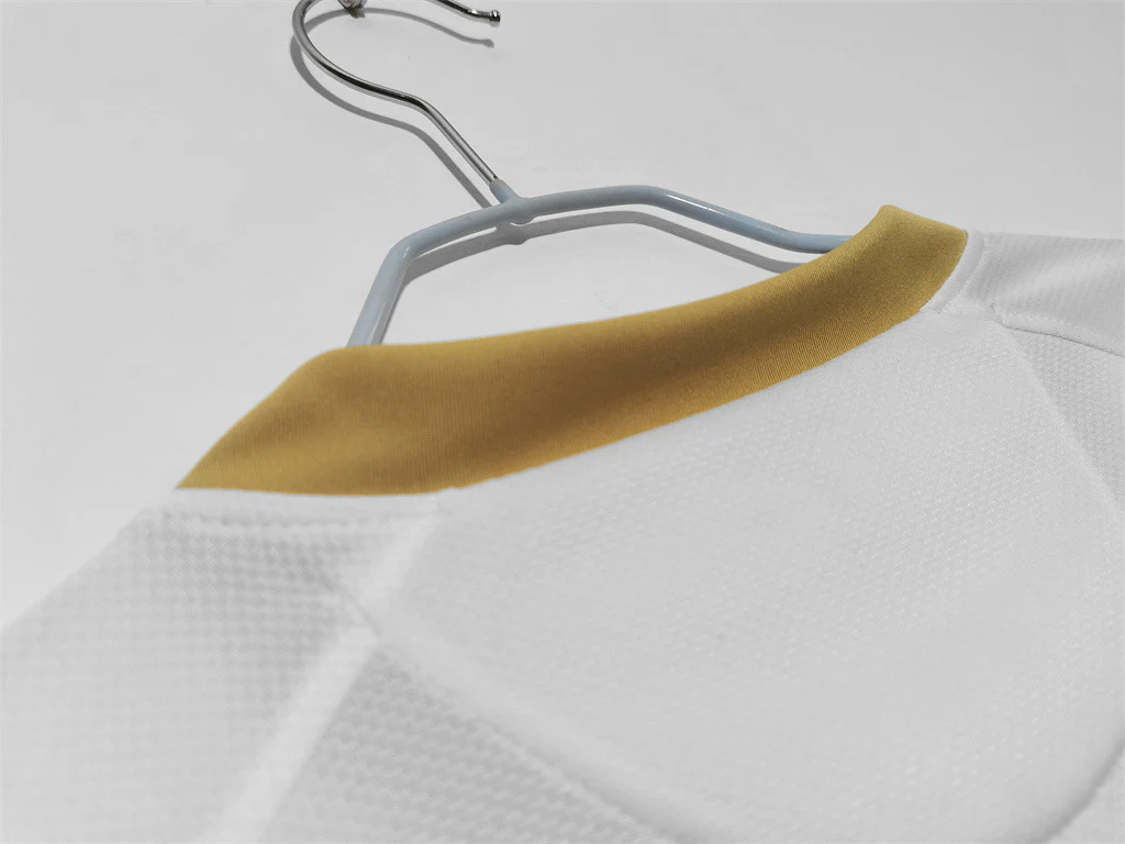 Manchester United Away Retro Jersey 2006/07 - Image 4