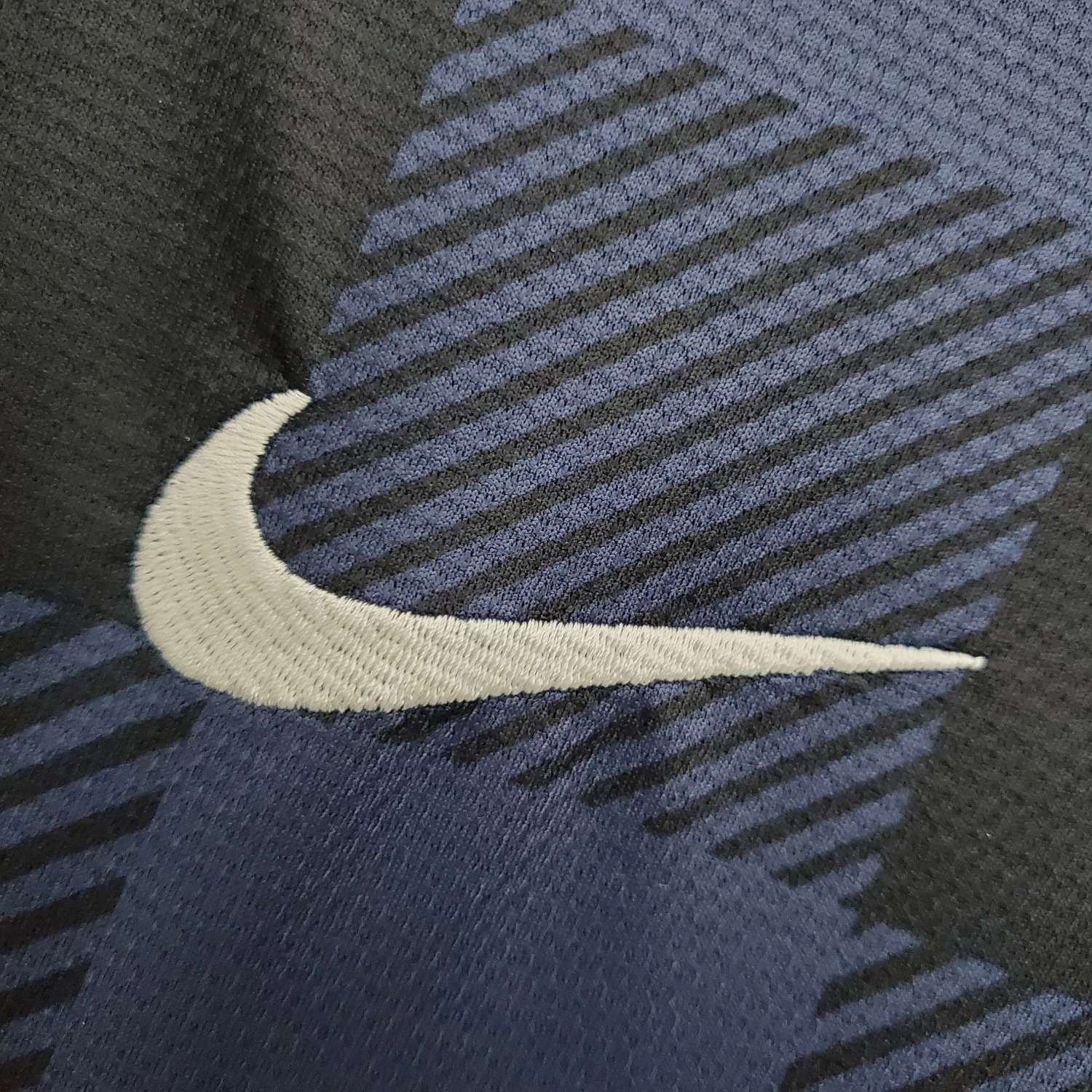 Manchester United Away Retro Jersey 2013/14 - Image 5