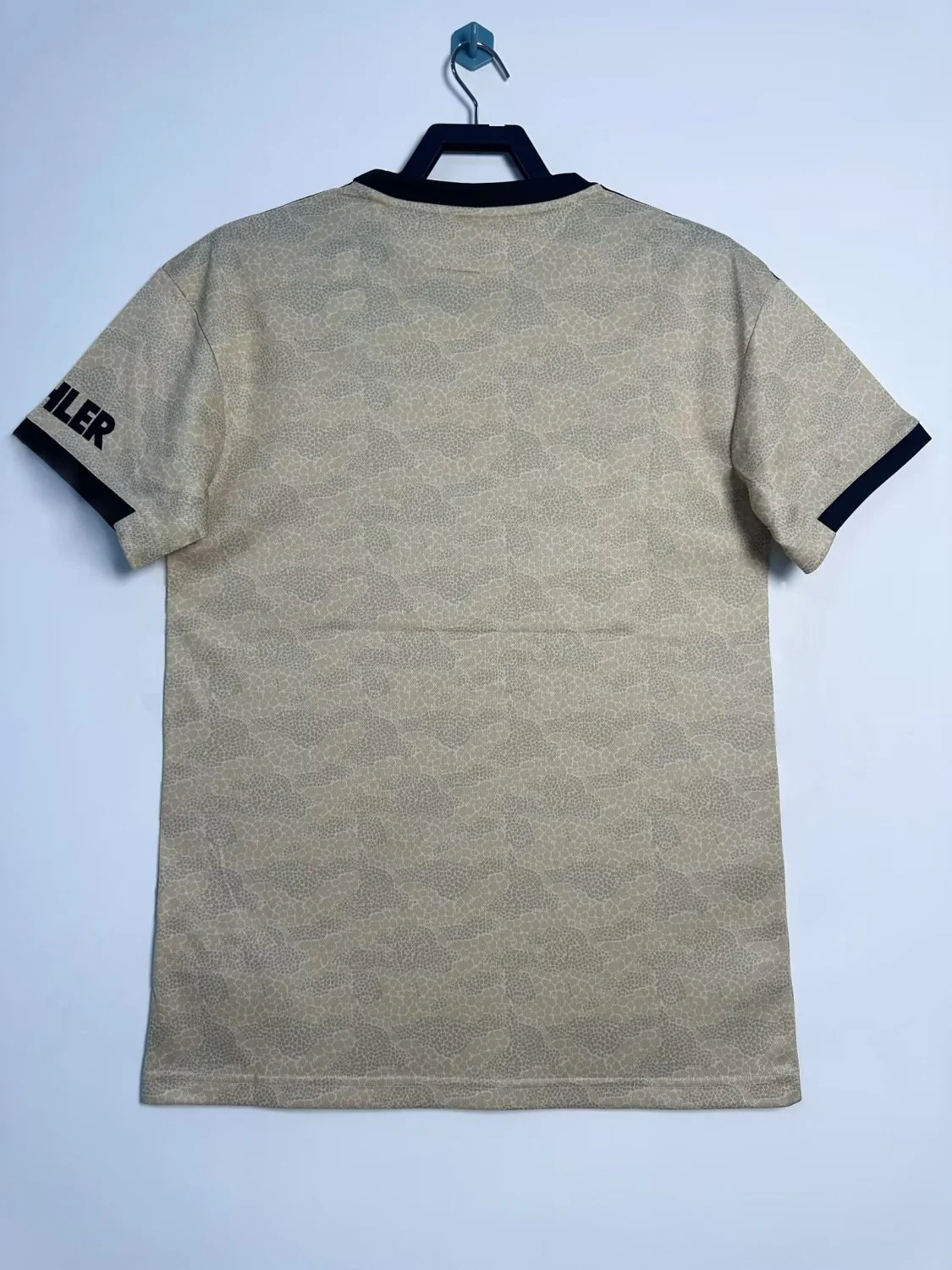 Manchester United Away Retro Jersey 2019/20 - Image 2