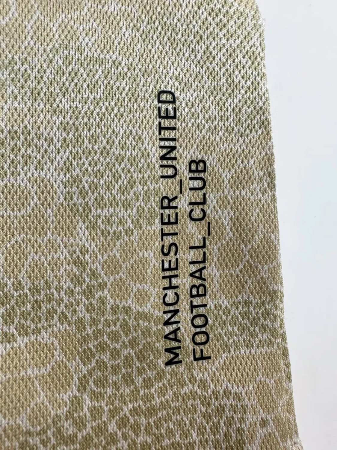 Manchester United Away Retro Jersey 2019/20 - Image 5