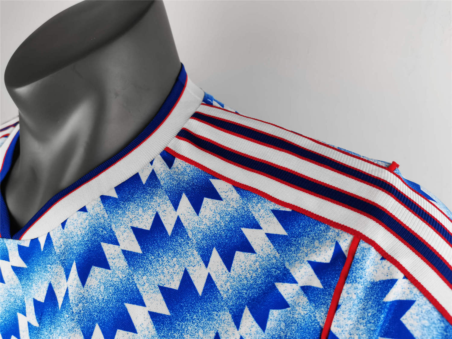 Manchester United Away Retro Jersey 90/92 - Image 2