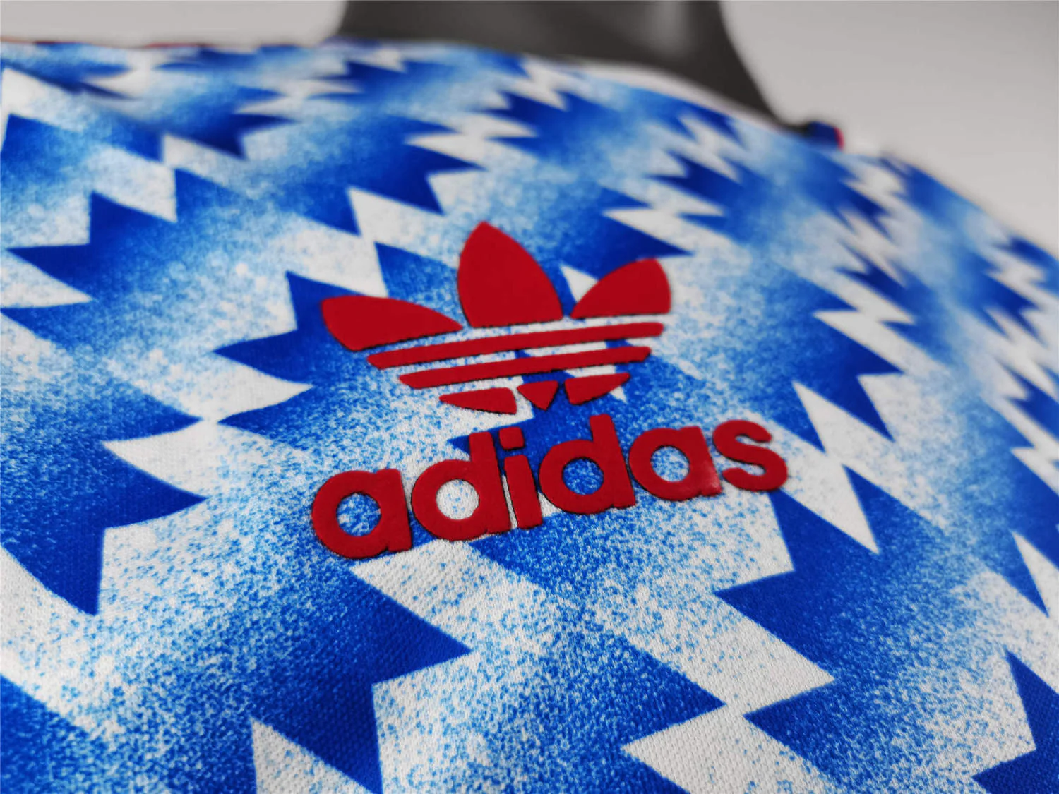 Manchester United Away Retro Jersey 90/92 - Image 5