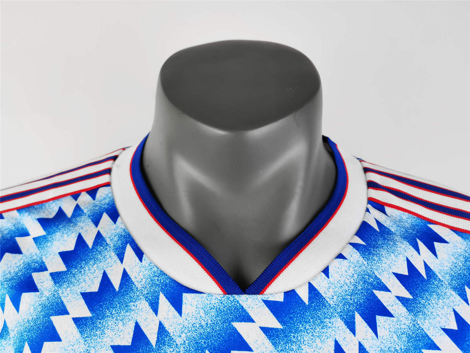 Manchester United Away Retro Jersey 90/92 - Image 7