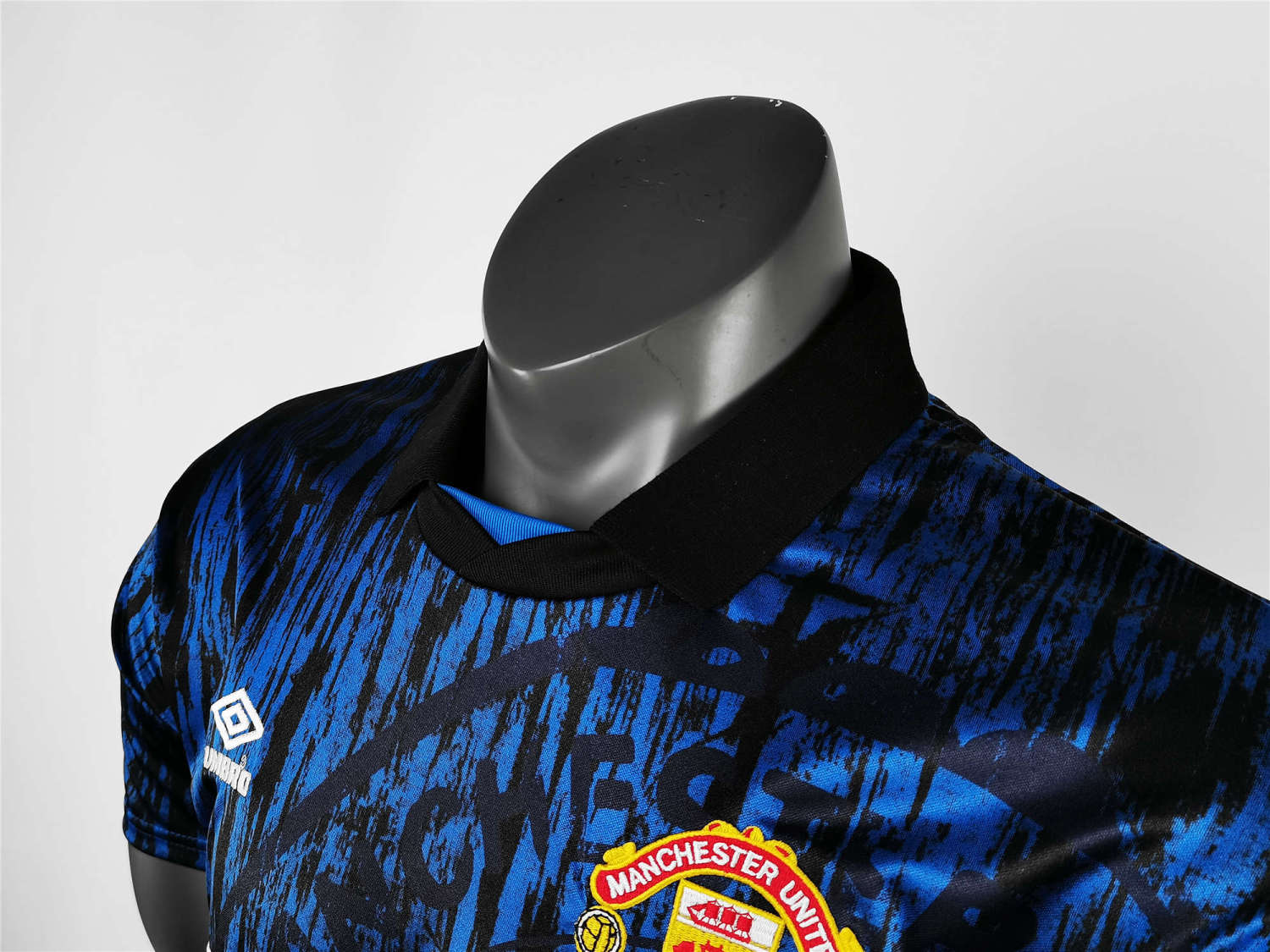 Manchester United Away Retro Jersey 92/93 - Image 8