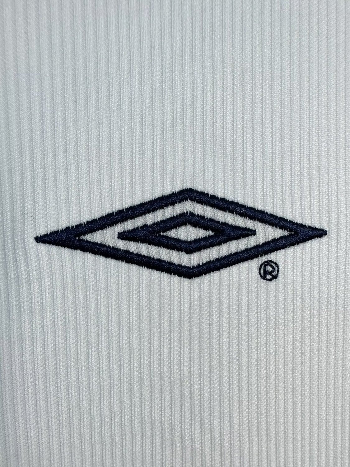 Manchester United Away Retro Long Sleeve Jersey 2000/01 - Image 6