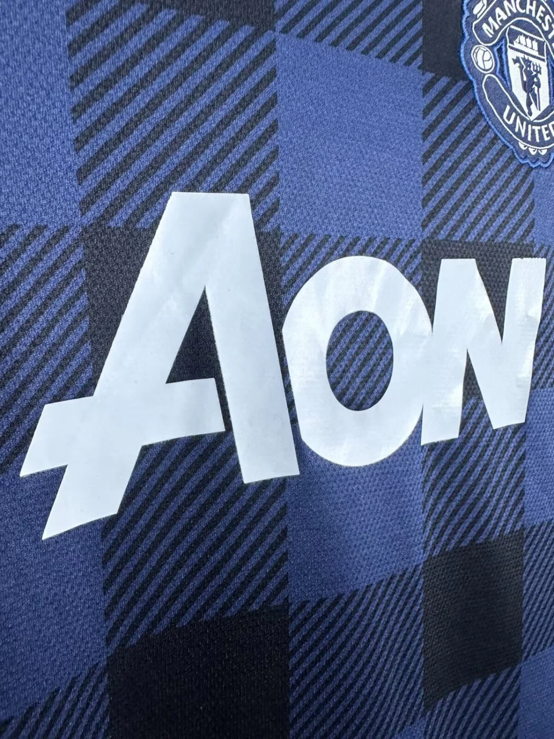 Manchester United Away Retro Long Sleeve Jersey 2013/14 - Image 5