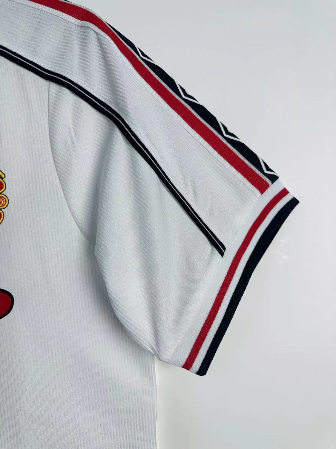 Manchester United Commemorative Edition Retro Jersey 98/99 - Image 9