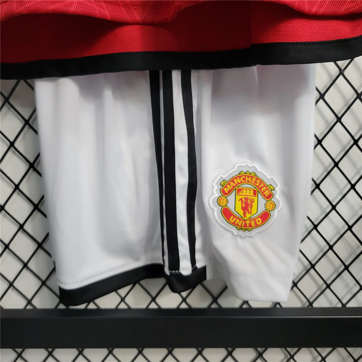 Manchester United Home Kids Jersey 23/24 - Image 5