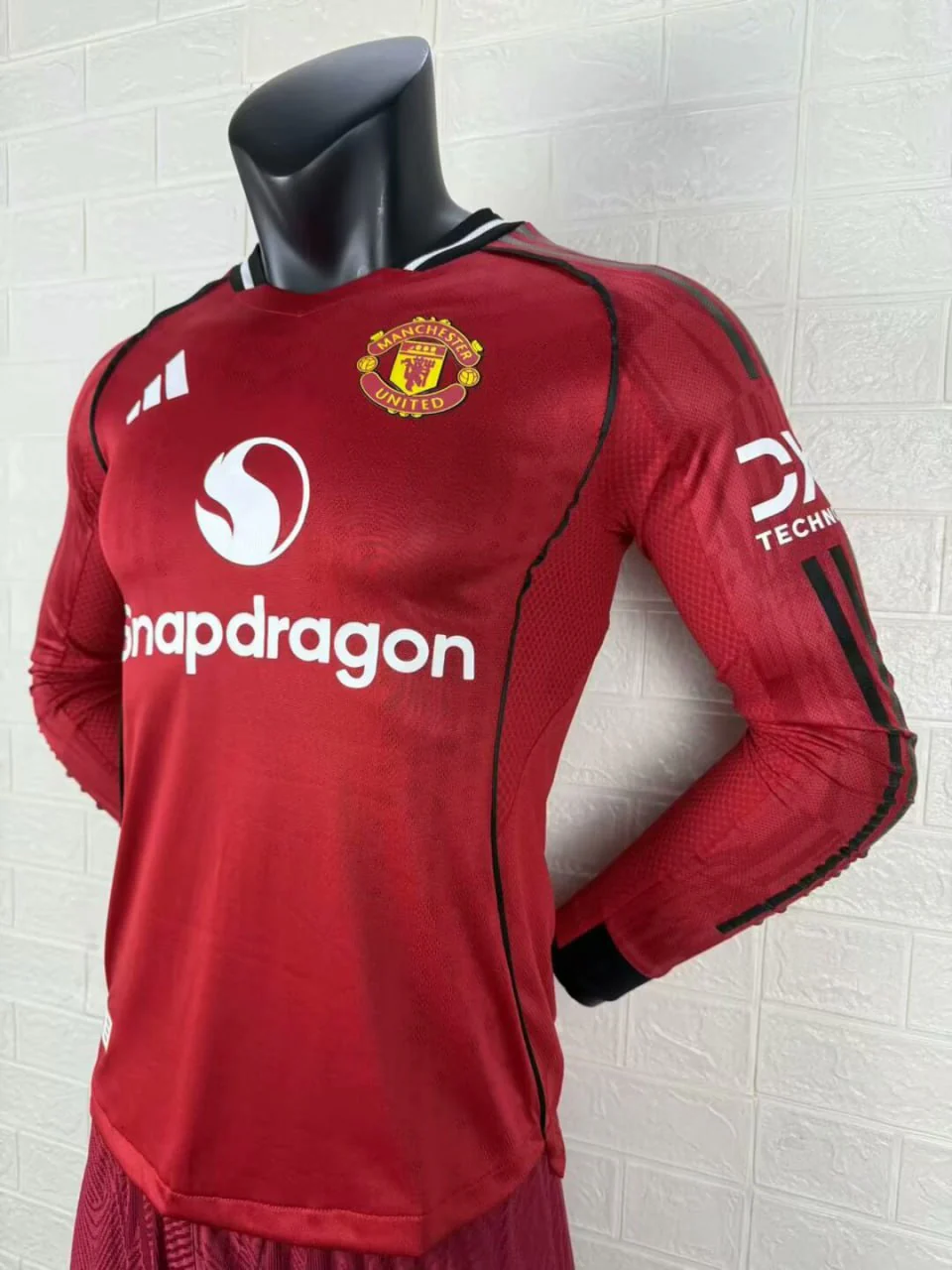 Manchester United Home Long Sleeve Player Jersey 25/26 - Image 3