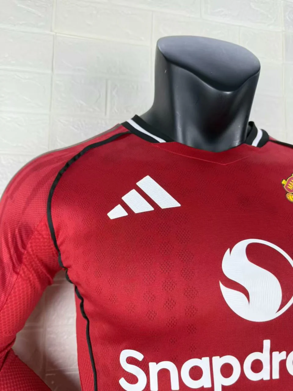 Manchester United Home Long Sleeve Player Jersey 25/26 - Image 8