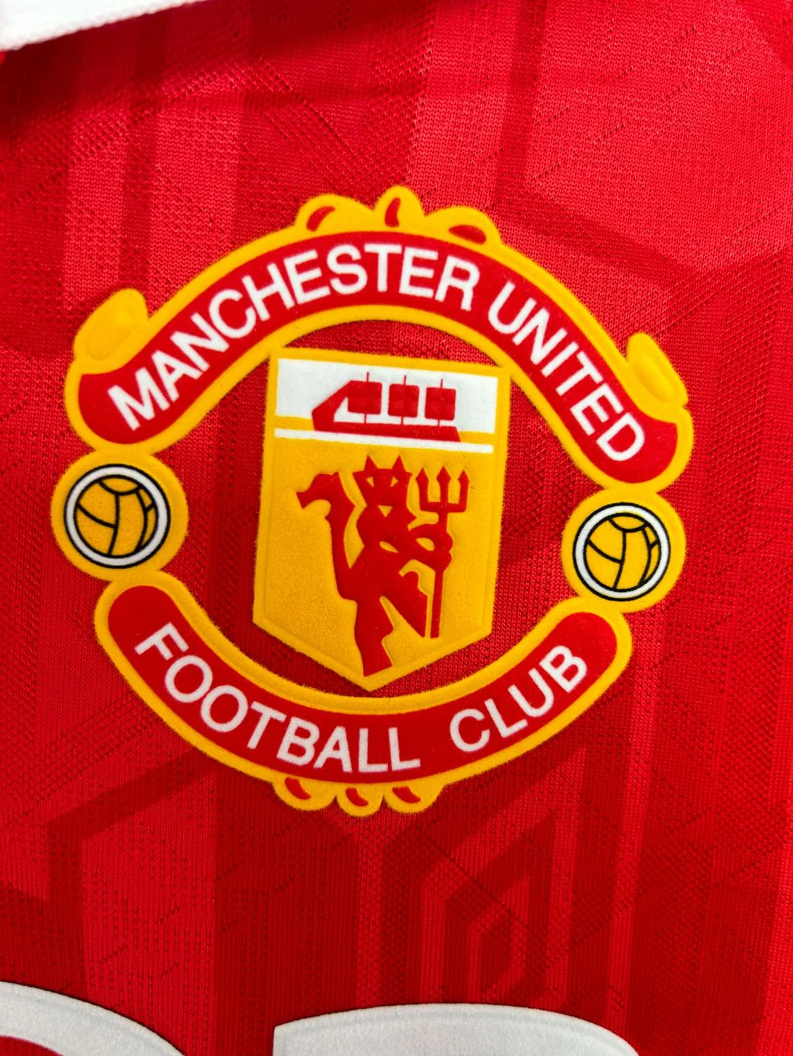 Manchester United Home Long Sleeve Retro Jersey 1992/94 - Image 2