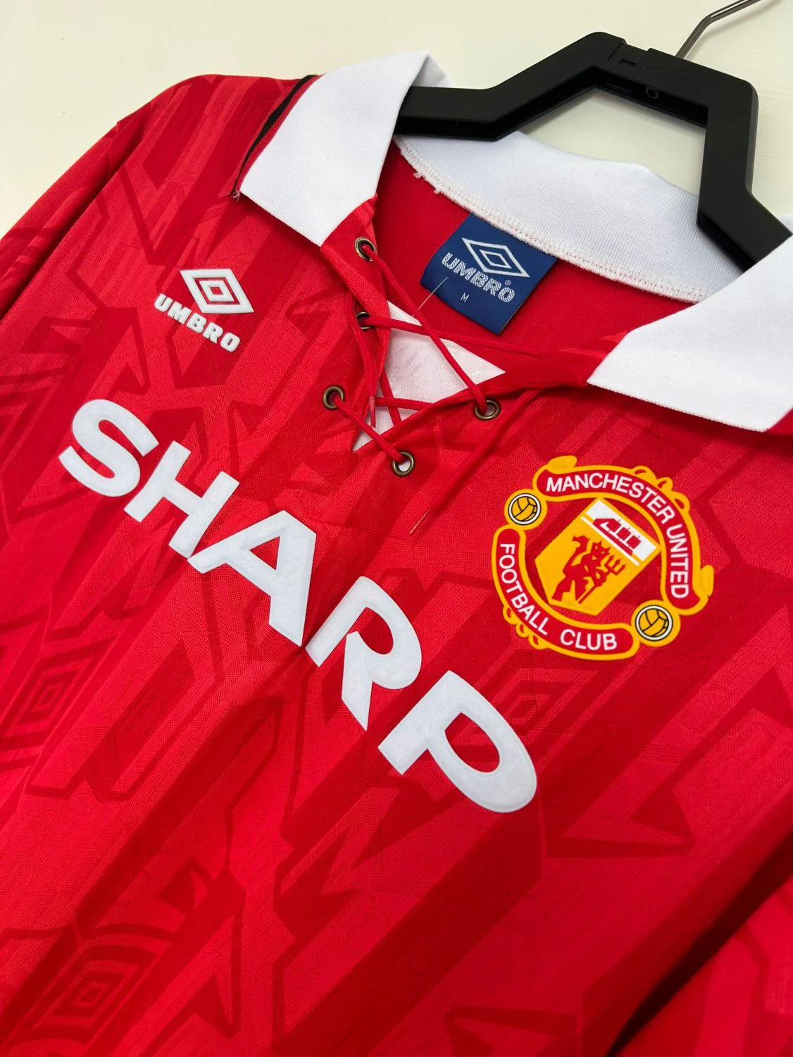 Manchester United Home Long Sleeve Retro Jersey 1992/94 - Image 4
