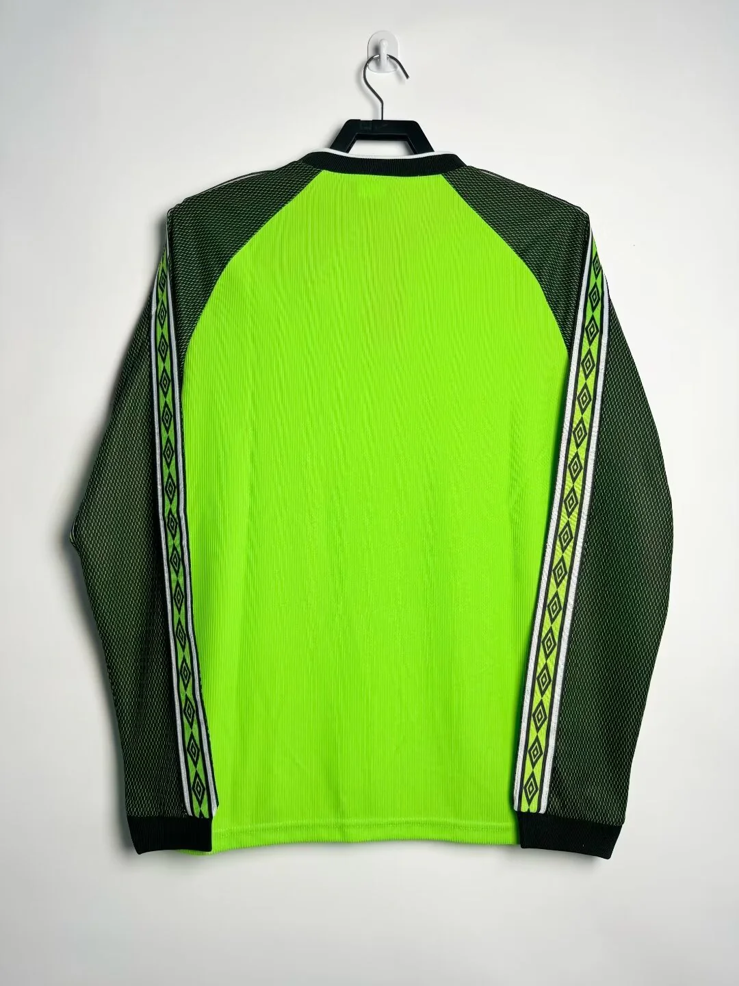 Manchester United Home Long Sleeve Retro Jersey 1998/99 - Image 9
