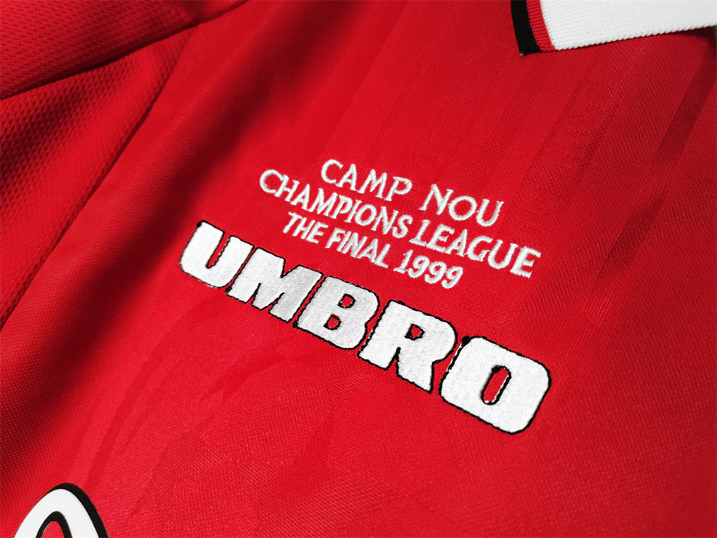 Manchester United Home Long Sleeve Retro Jersey 1999/00 - Image 10