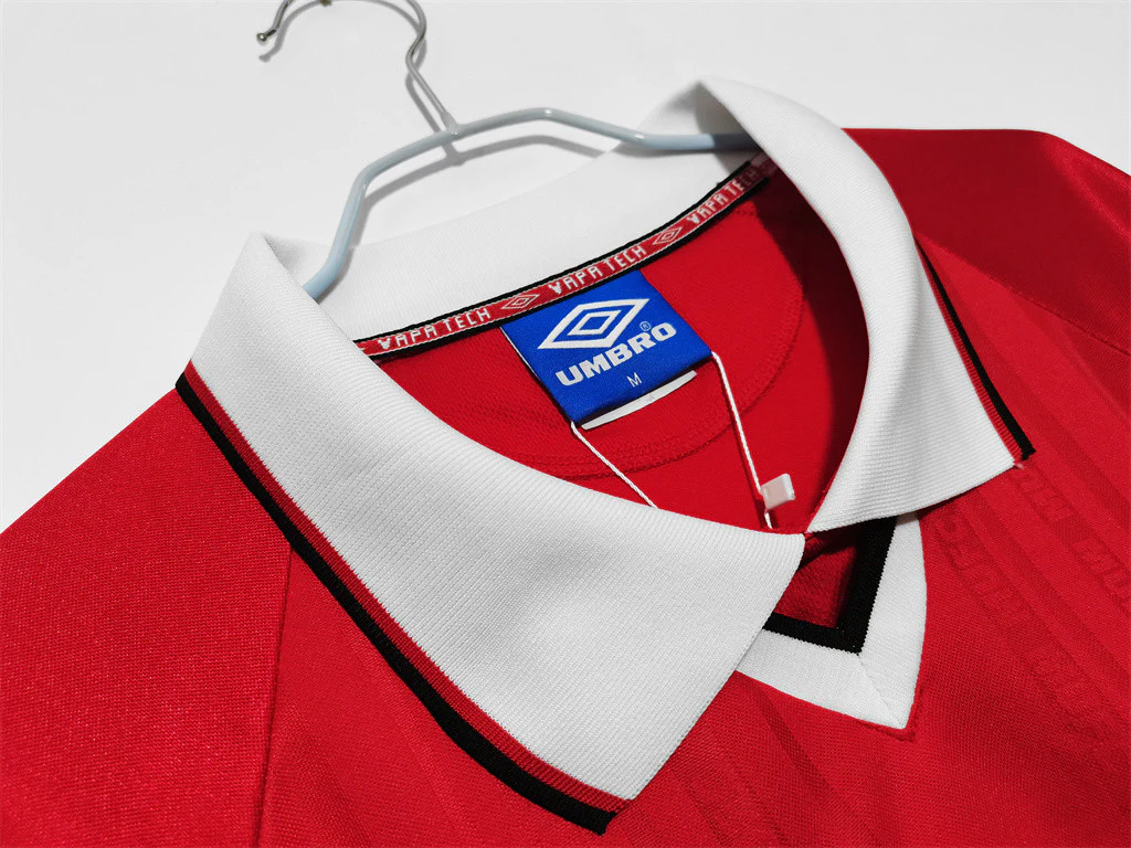 Manchester United Home Long Sleeve Retro Jersey 1999/00 - Image 13