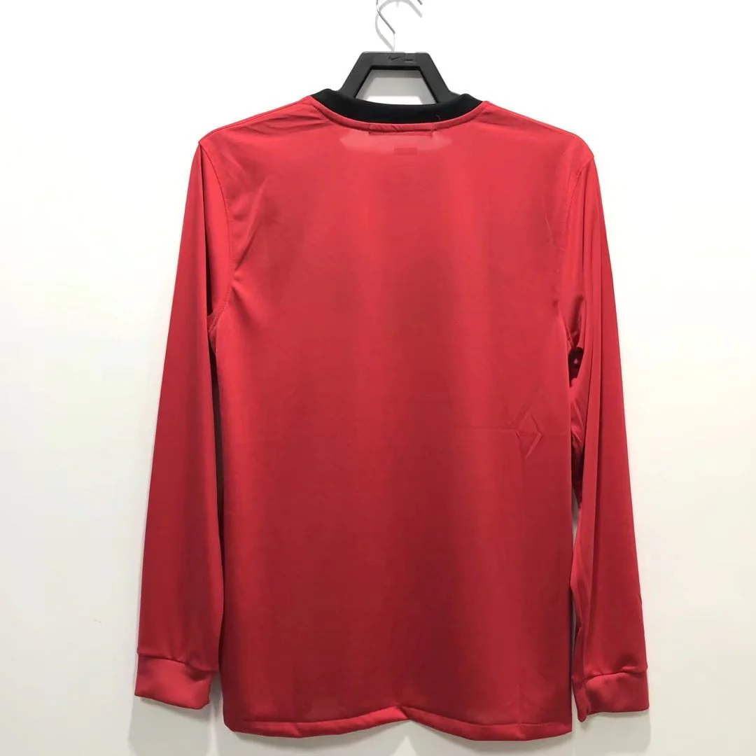 Manchester United Home Long Sleeve Retro Jersey 2010 - Image 2