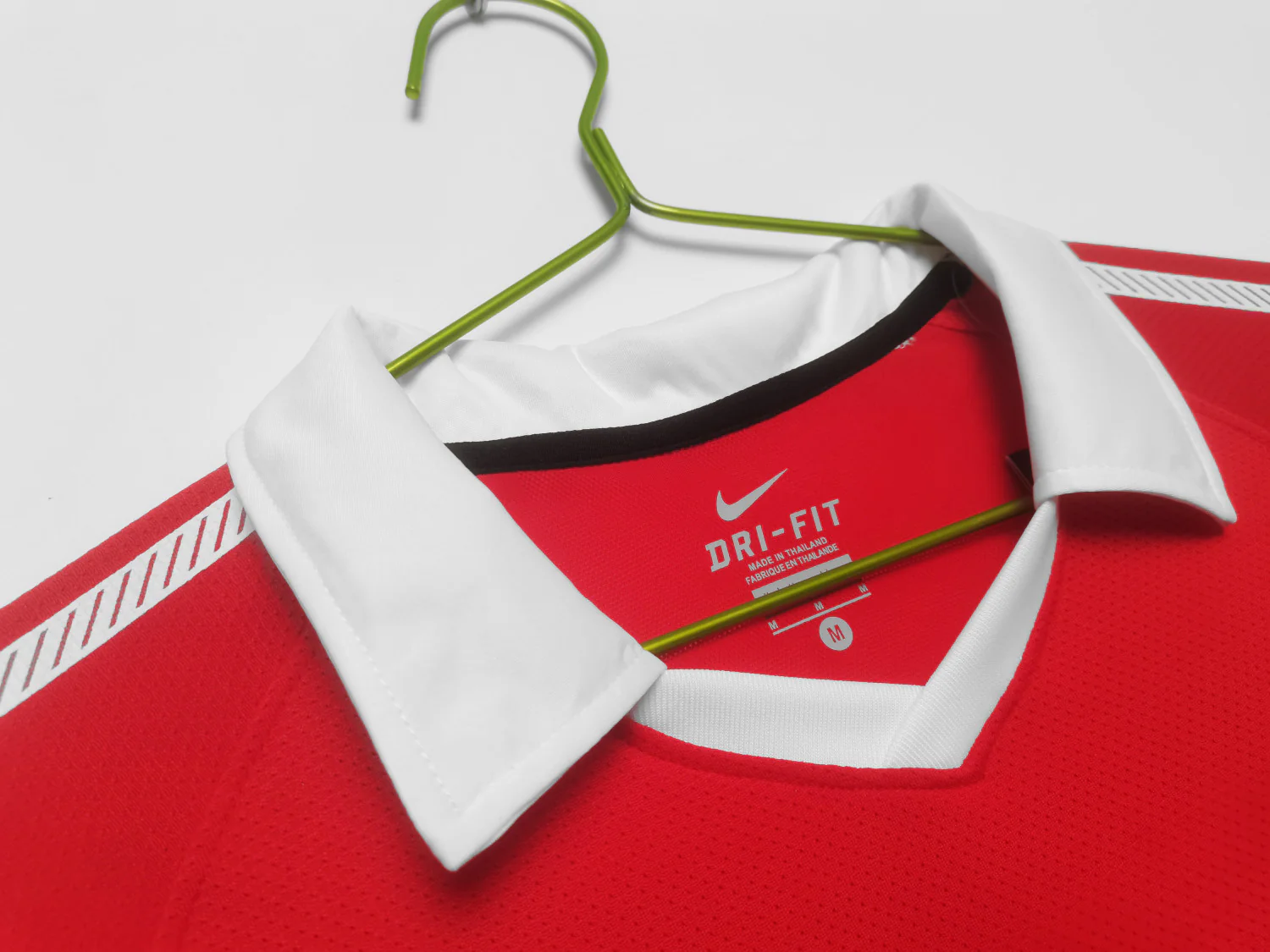 Manchester United Home Long Sleeve Retro Jersey 2010/11 - Image 2