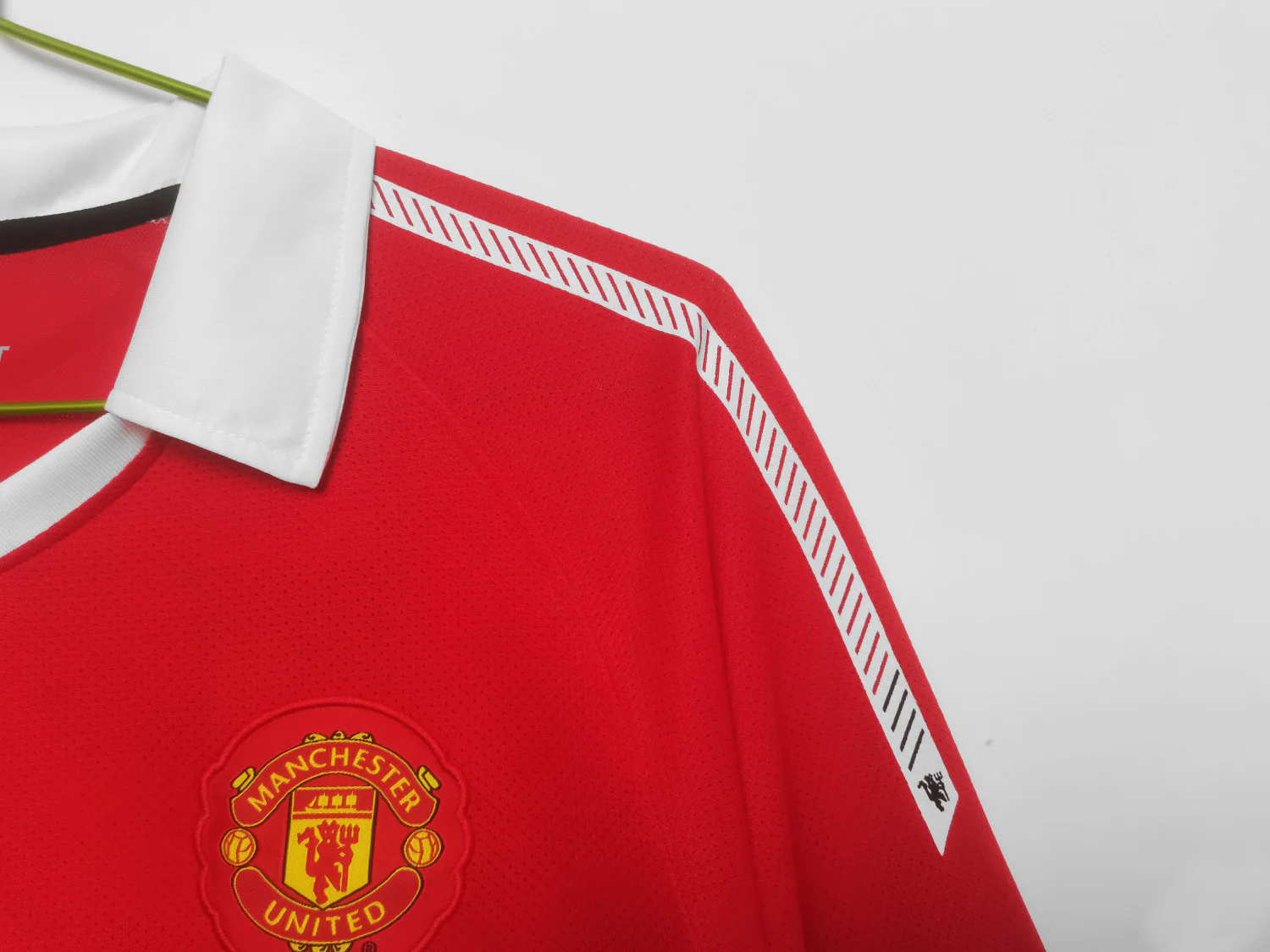 Manchester United Home Long Sleeve Retro Jersey 2010/11 - Image 4