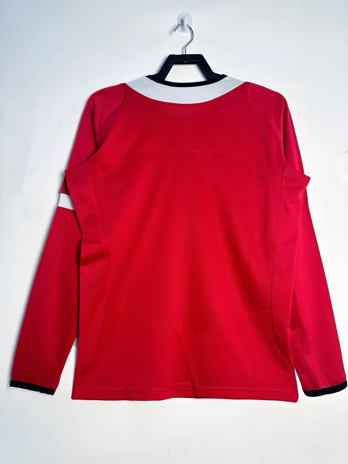 Manchester United Home Retro Jersey 2005/06 - Image 2