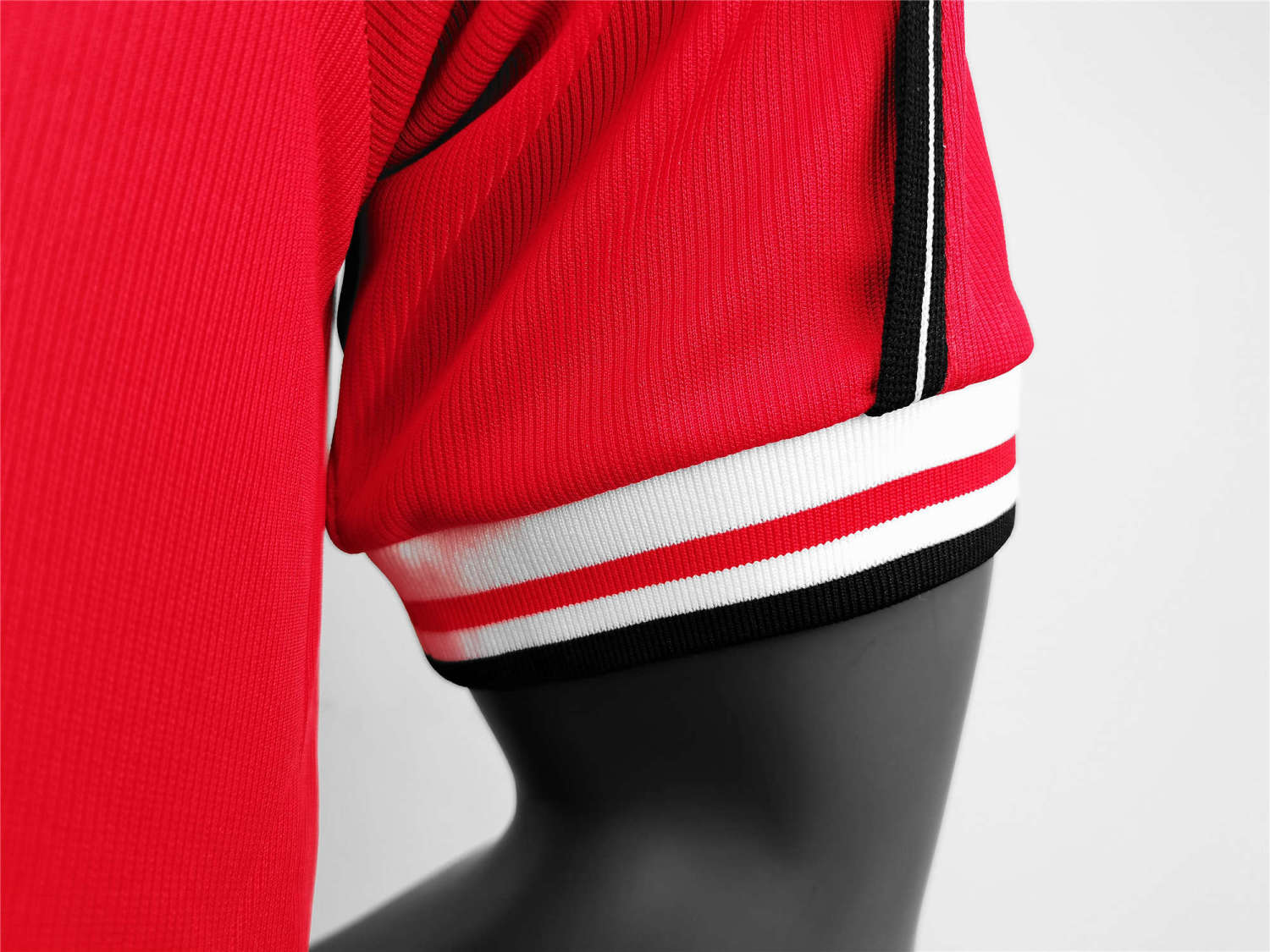 Manchester United Home Retro Jersey 98/99 - Image 4