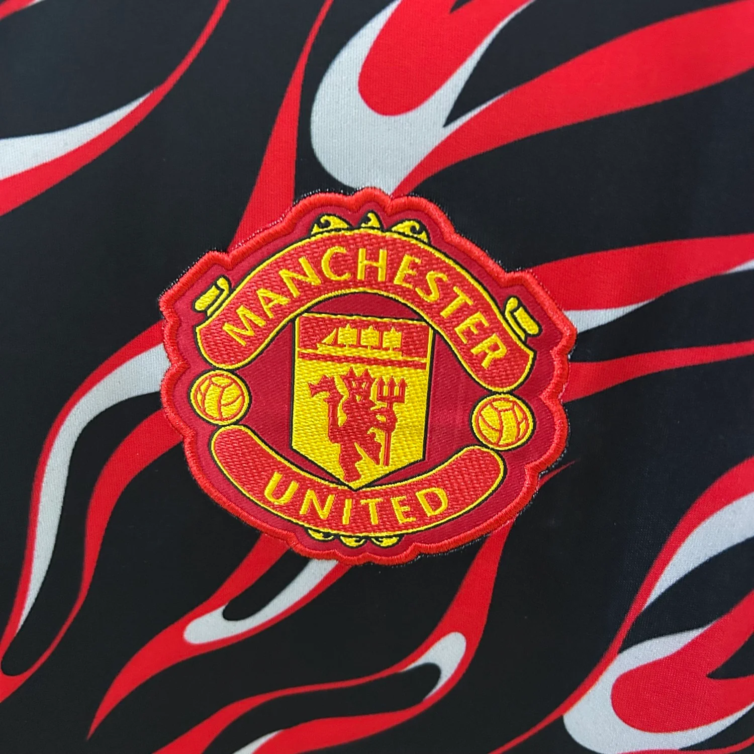 Manchester United Man Pre Match Training Jersey 25/26 - Image 3