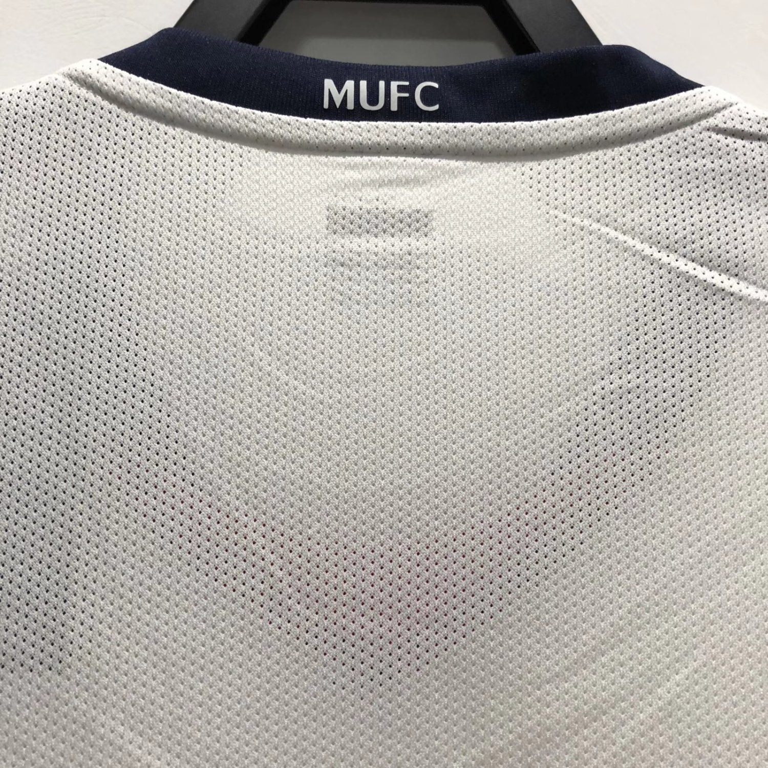 Manchester United Third Long Sleeve Retro Jersey 08/09 - Image 11