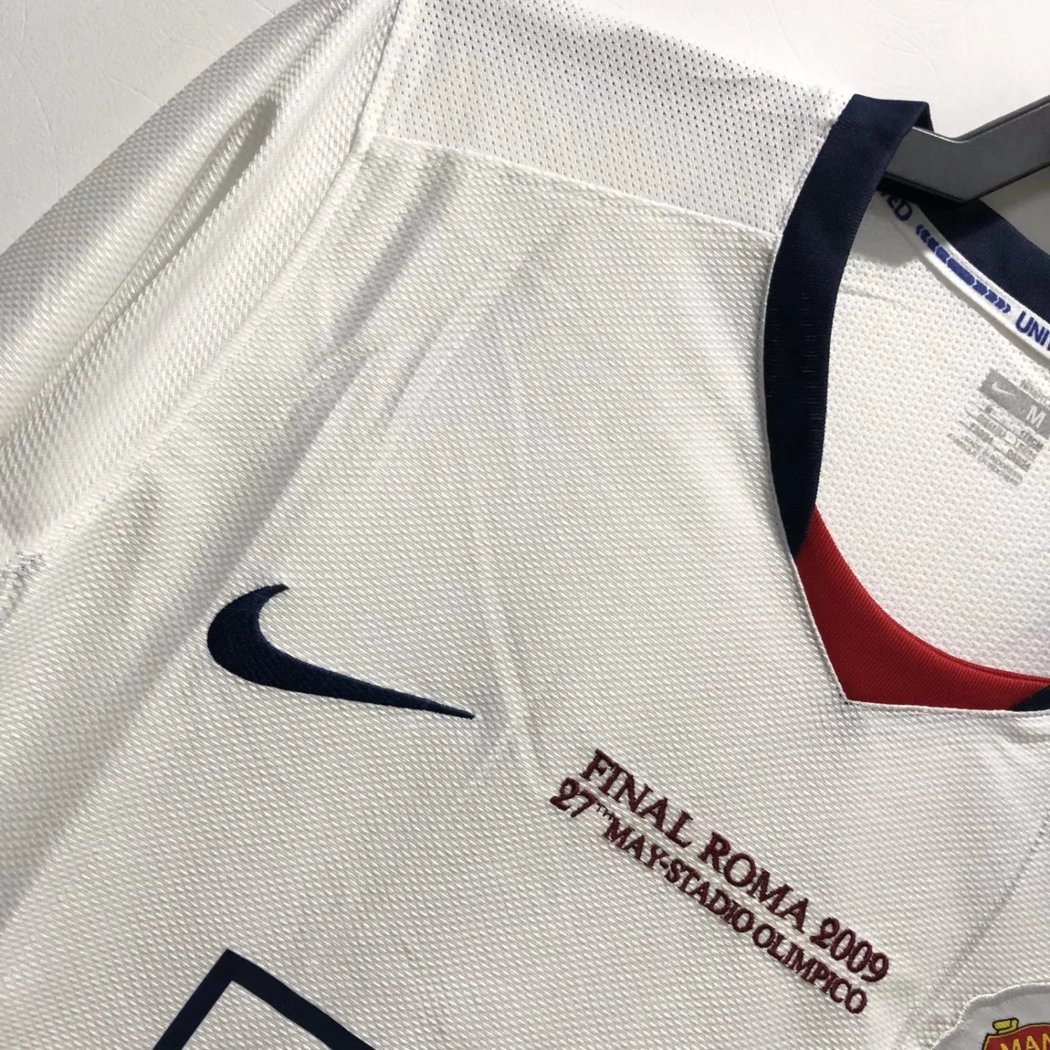 Manchester United Third Long Sleeve Retro Jersey 08/09 - Image 3