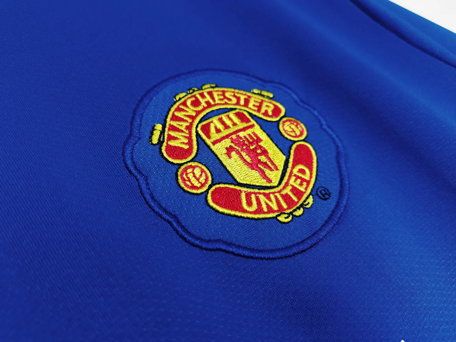 Manchester United Third Long Sleeve Retro Jersey 2008/09 - Image 7