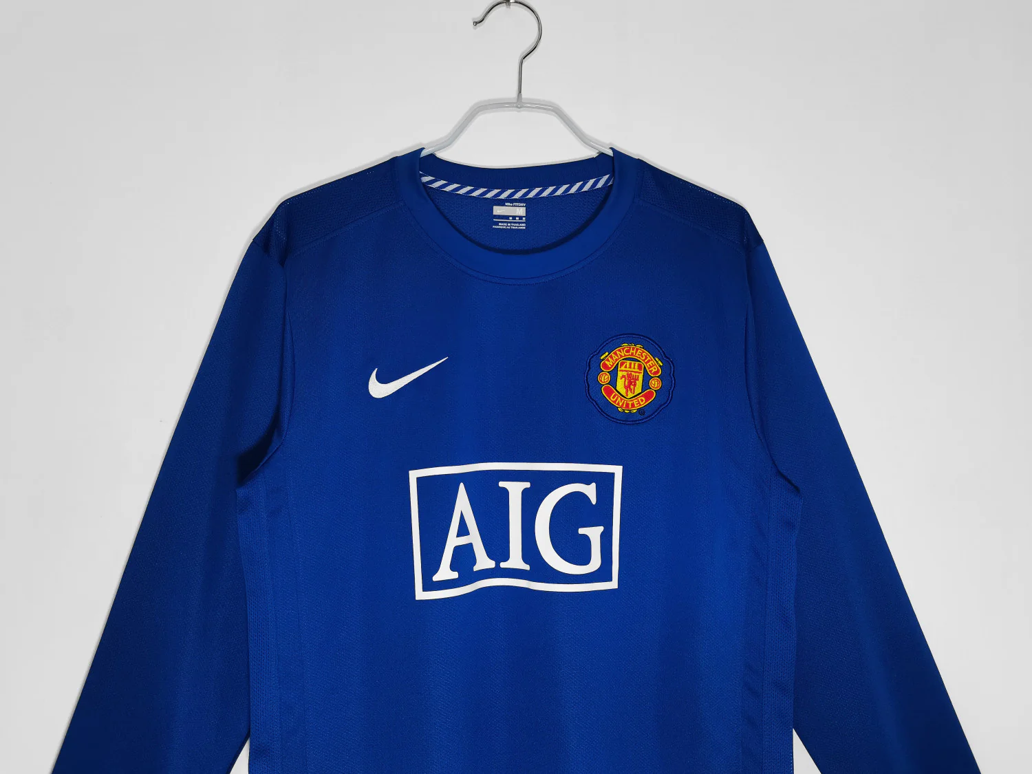 Manchester United Third Long Sleeve Retro Jersey 2008/09 - Image 8