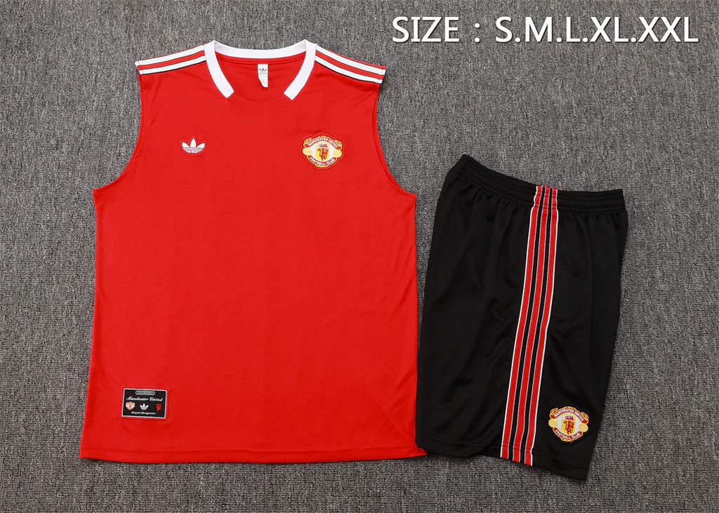 Manchester United Training Jersey 25/26 - Image 16