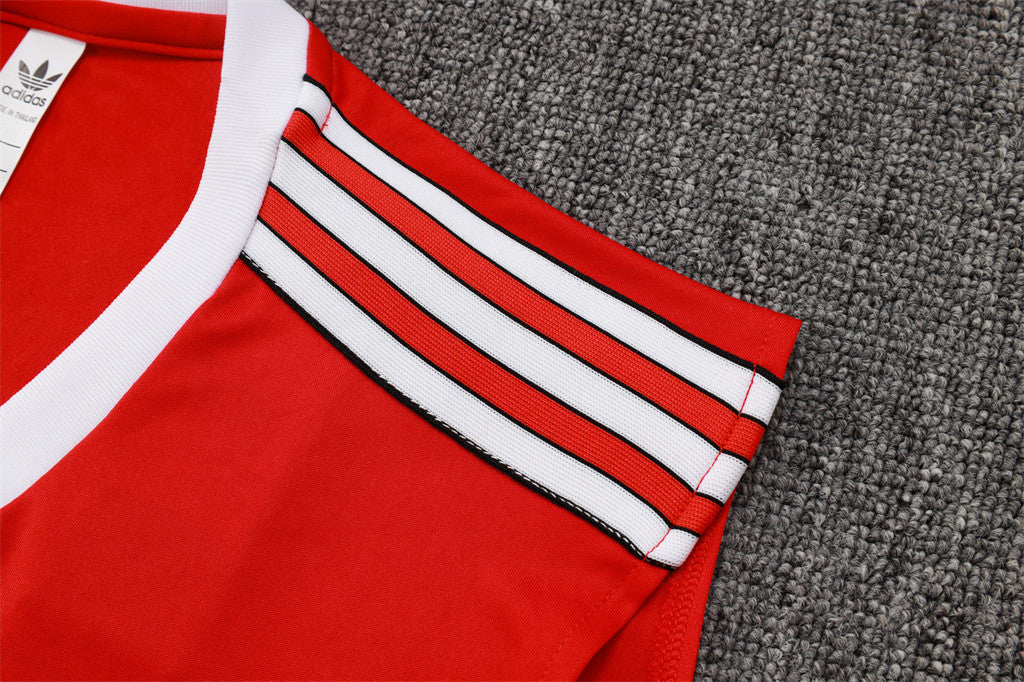 Manchester United Training Jersey 25/26 - Image 9
