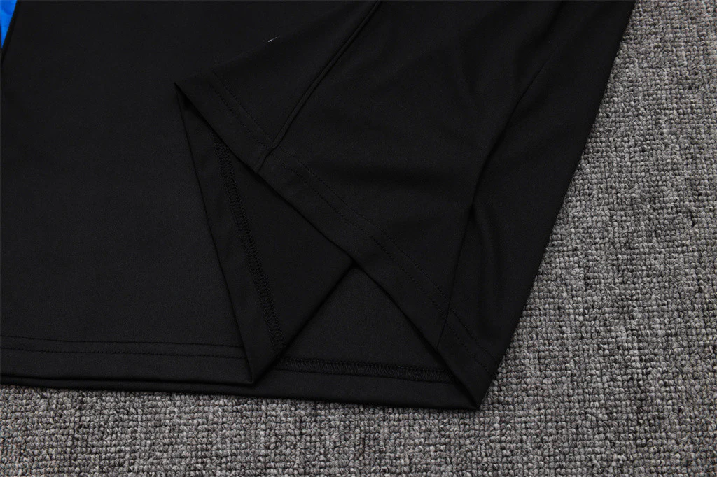 Manchester United Training Jersey 25/26 - Image 12