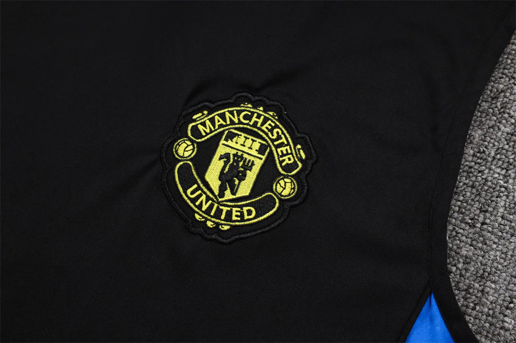 Manchester United Training Jersey 25/26 - Image 8
