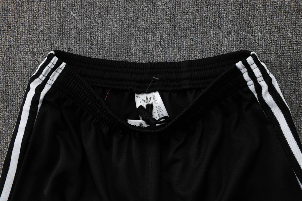 Manchester United Training Pants 24/25 - Image 3