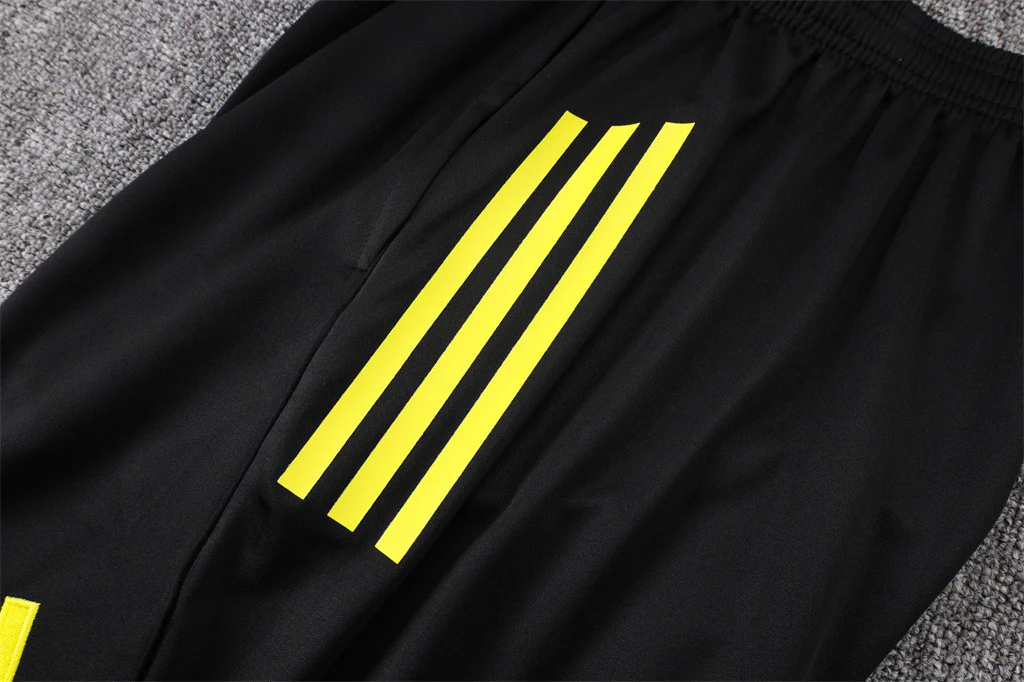 Manchester United Training Short sleeve Suit 25/26 - Image 28