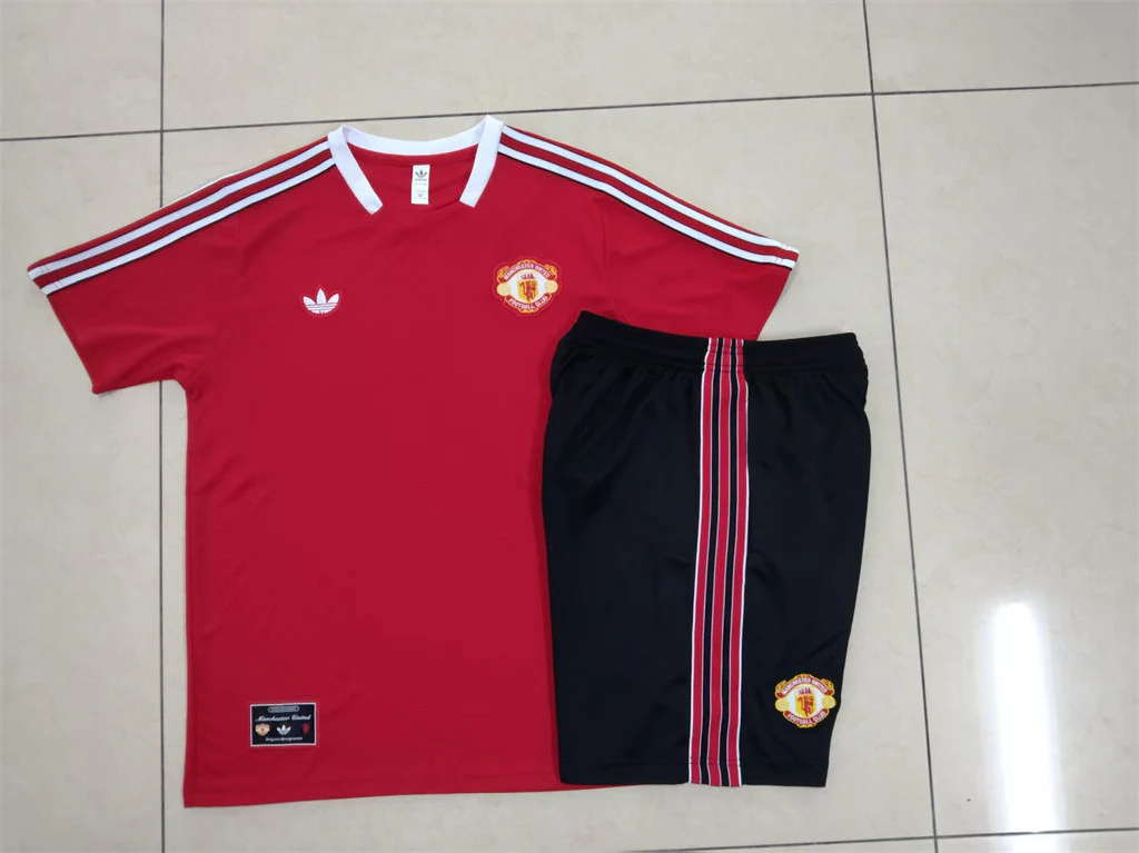 Manchester United Training Short sleeve Suit 25/26 - Image 18